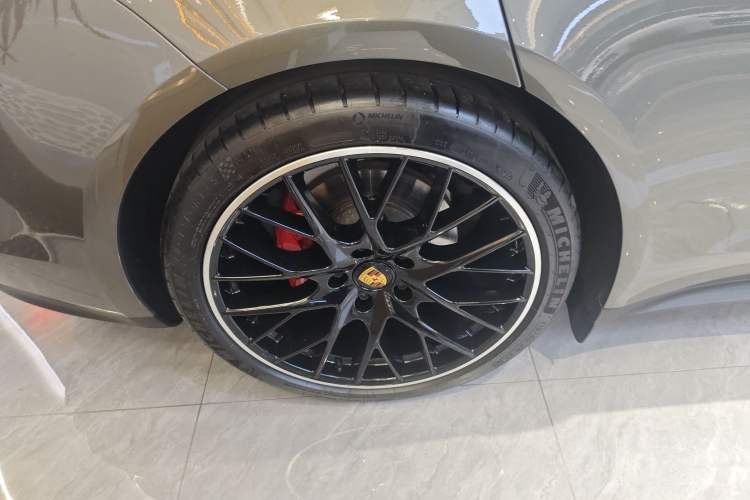 Used Porsche Panamera 2023 Panamera 2.9T Right Rear Wheel Hub