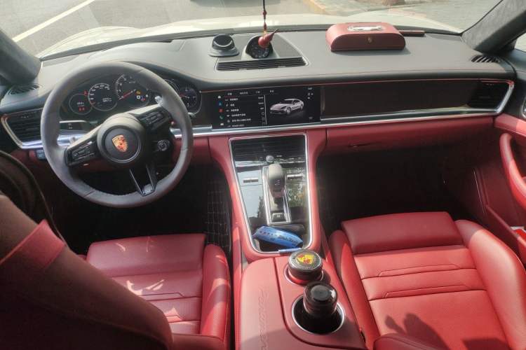 Used Porsche Panamera 2023 Panamera GTS 4.0T Center Console