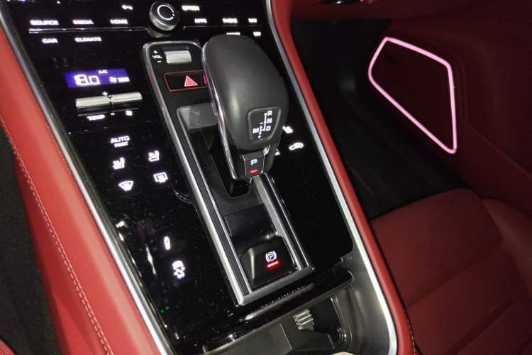 Used Porsche Panamera 2023 Facelifted Panamera 2.9T Platinum Edition Gear Lever