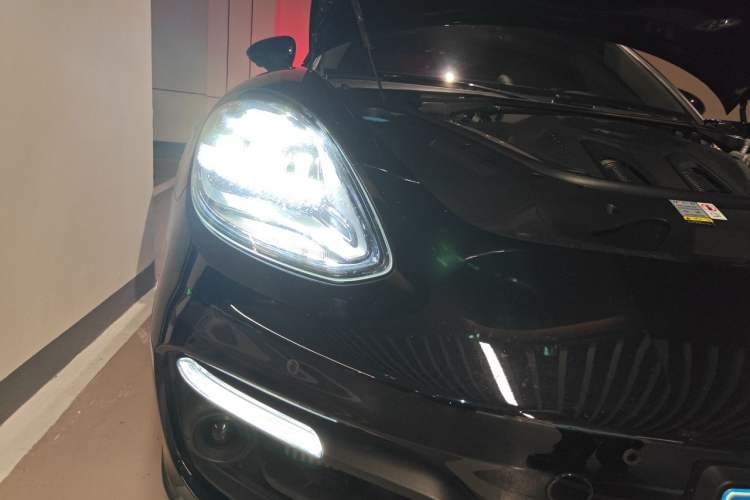 Used Porsche Panamera 2023 Facelifted Panamera 2.9T Platinum Edition Right Front Headlight