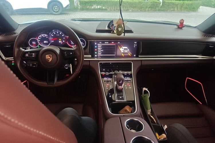 Used Porsche Panamera 2023 Panamera Executive Long Wheelbase Platinum Edition 2.9T Center Console