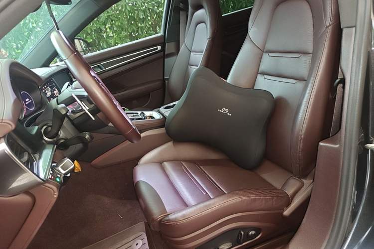 Used Porsche Panamera 2023 Panamera Executive Long Wheelbase Platinum Edition 2.9T Left Front Seat
