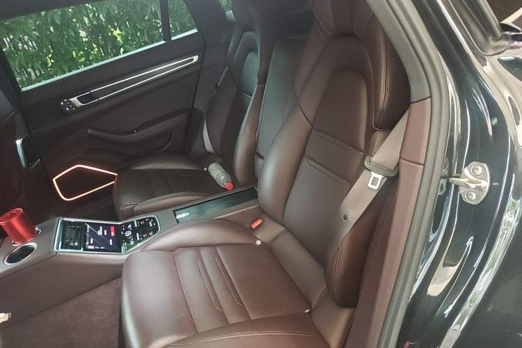 Used Porsche Panamera 2023 Panamera Executive Long Wheelbase Platinum Edition 2.9T Left Rear Seat