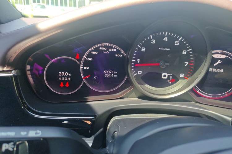 Used Porsche Panamera 2023 Panamera Executive Long Wheelbase 2.9T Odometer Close Up