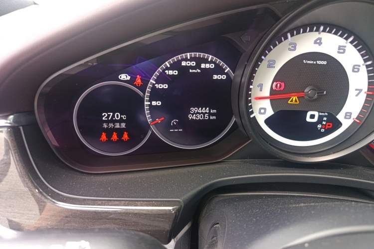 Used Porsche Panamera 2023 Facelifted Panamera 2.9T Platinum Edition Odometer Close Up