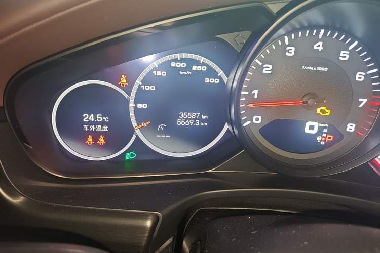 Used Porsche Panamera 2023 Panamera Executive Long Wheelbase Platinum Edition 2.9T Odometer Close Up