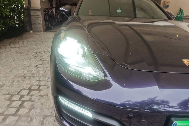 Used Porsche Panamera 2023 Panamera Executive Long Wheelbase Platinum Edition 2.9T Right Front Headlight