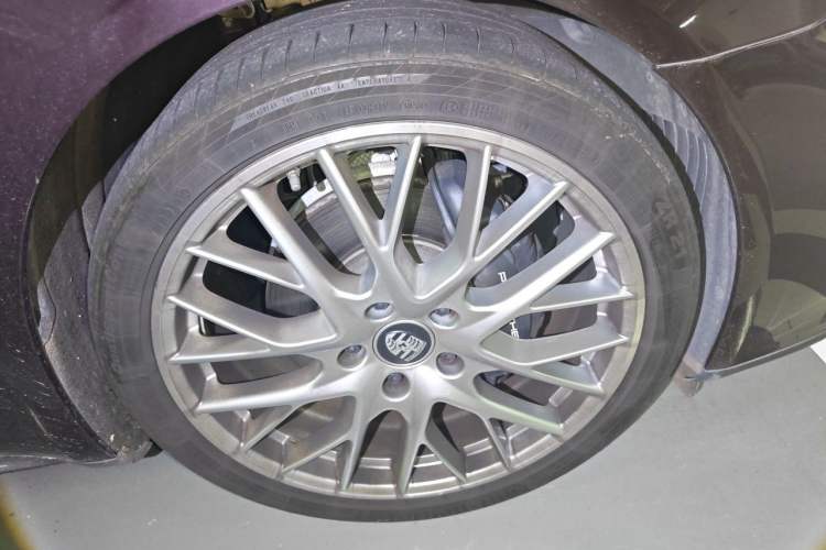 Used Porsche Panamera 2023 Panamera 2.9T Right Front Wheel Hub