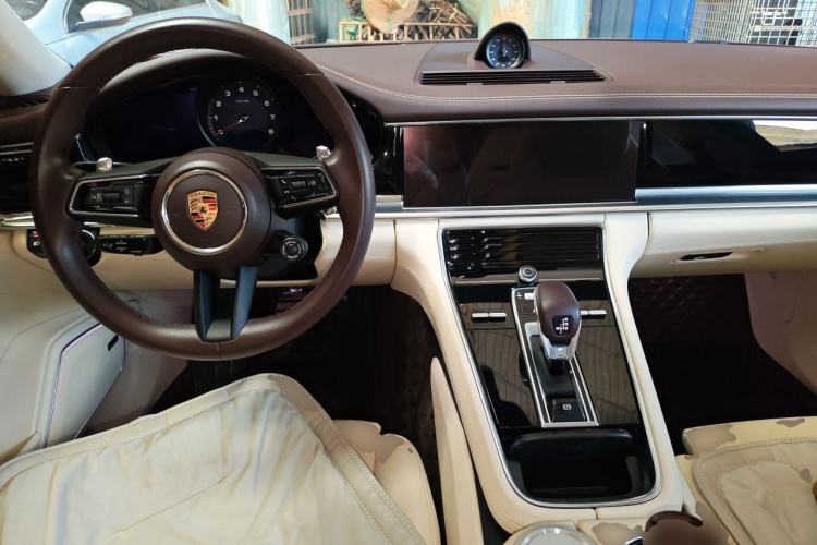 Used Porsche Panamera 2023 Panamera 2.9T Center Console