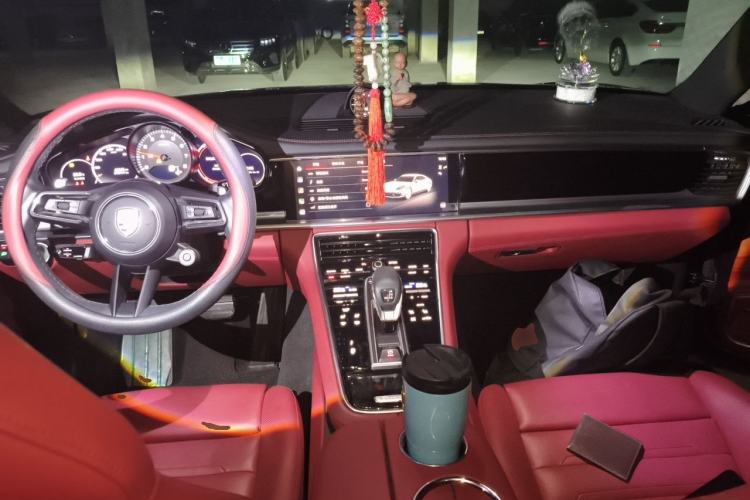 Used Porsche Panamera 2023 Restyled Panamera 4 Executive Extended Platinum Edition 2.9T Center Console