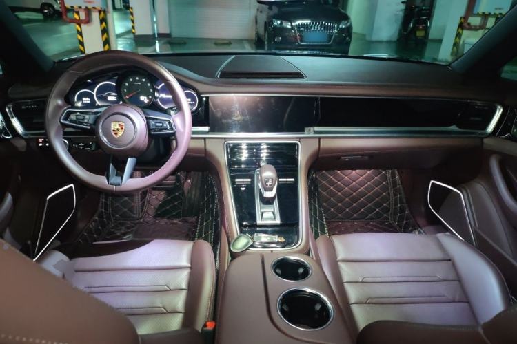 Used Porsche Panamera 2023 Panamera 2.9T Center Console