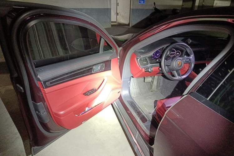Used Porsche Panamera 2023 Restyled Panamera 4 Executive Extended Platinum Edition 2.9T Driver Seat