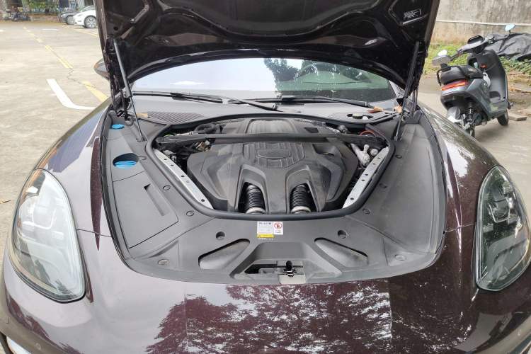 Used Porsche Panamera 2023 Panamera 2.9T Engine Bay