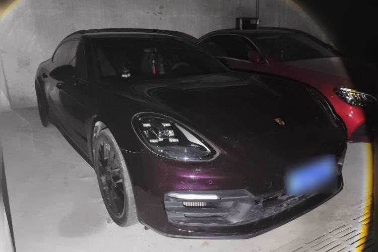 Used Porsche Panamera 2023 Restyled Panamera 4 Executive Extended Platinum Edition 2.9T Front Right 45 Deg