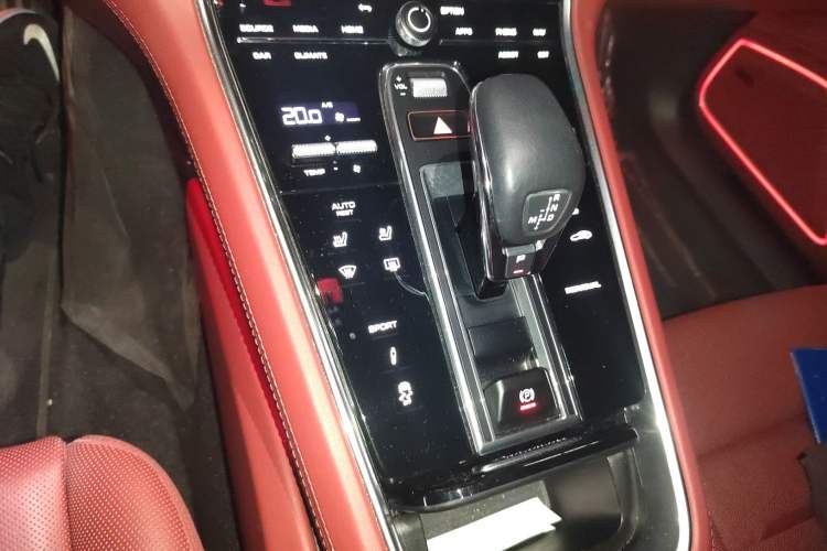 Used Porsche Panamera 2023 Restyled Panamera 4 Executive Extended Platinum Edition 2.9T Gear Lever