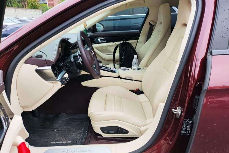Used Porsche Panamera 2023 Panamera Executive Long Wheelbase 2.9T Left Front Seat