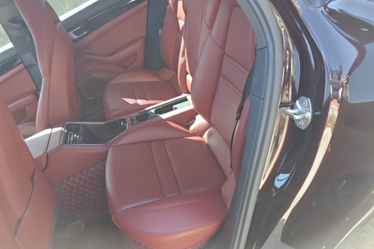 Used Porsche Panamera 2023 Panamera 2.9T Left Rear Seat