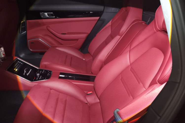 Used Porsche Panamera 2023 Restyled Panamera 4 Executive Extended Platinum Edition 2.9T Left Rear Seat