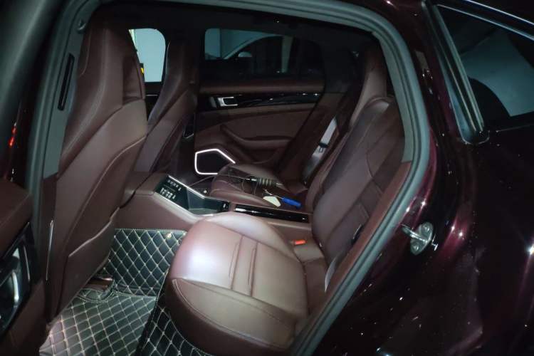 Used Porsche Panamera 2023 Panamera 2.9T Left Rear Seat