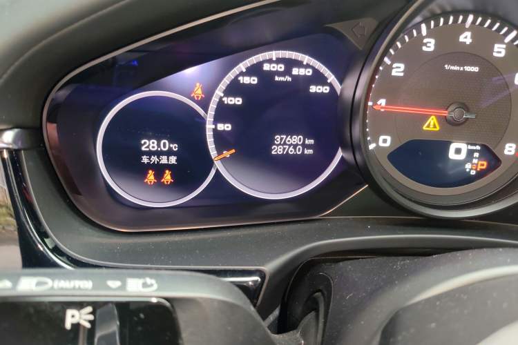 Used Porsche Panamera 2023 Panamera 2.9T Odometer Close Up