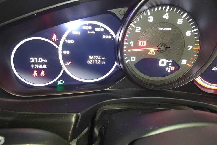 Used Porsche Panamera 2023 Restyled Panamera 4 Executive Extended Platinum Edition 2.9T Odometer Close Up