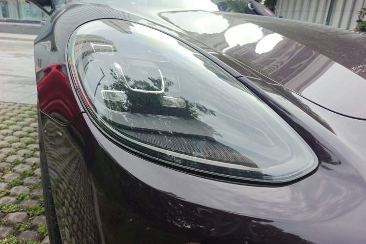 Used Porsche Panamera 2023-Year Restyled Panamera Executive Extended Platinum Edition 2.9T Right Front Headlight