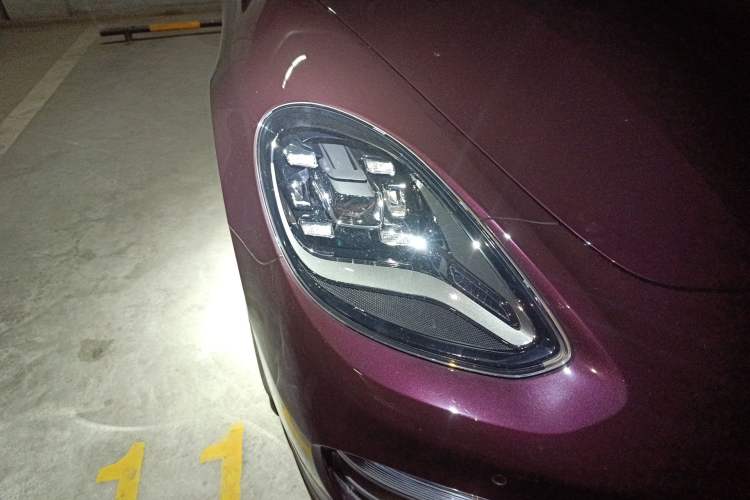 Used Porsche Panamera 2023 Restyled Panamera 4 Executive Extended Platinum Edition 2.9T Right Front Headlight