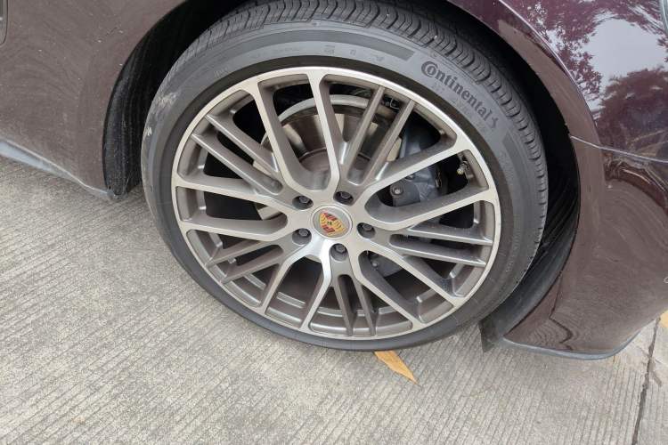 Used Porsche Panamera 2023 Panamera 2.9T Right Front Wheel Hub