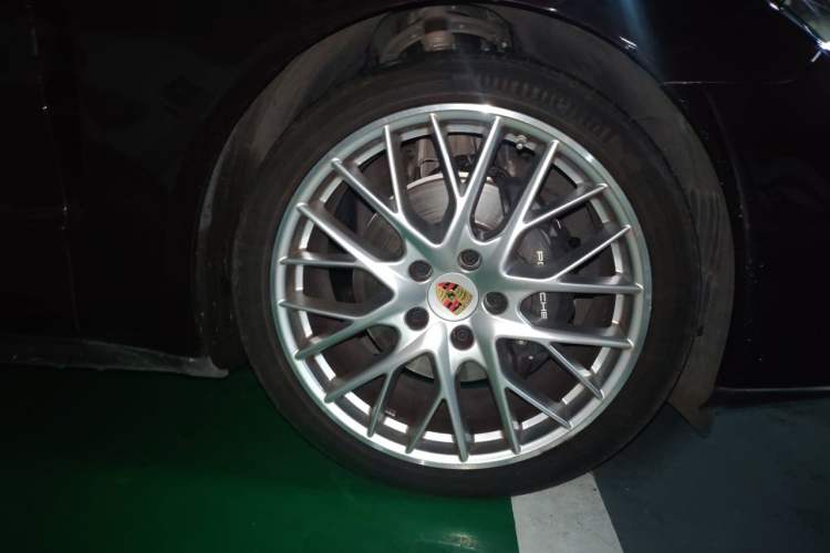 Used Porsche Panamera 2023 Panamera 2.9T Right Front Wheel Hub