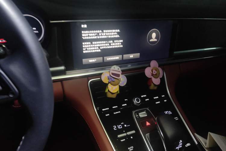 Used Porsche Panamera 2023 Facelifted Panamera 2.9T Platinum Edition Audio And AC Panel