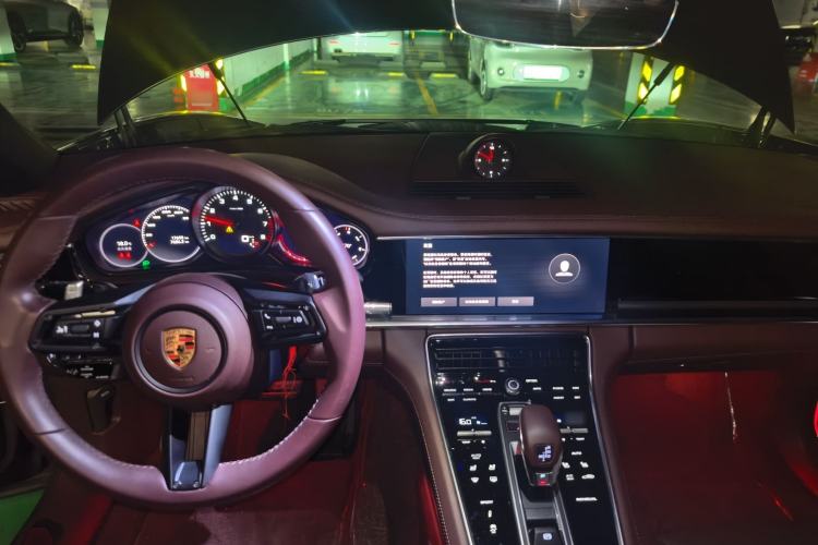 Used Porsche Panamera 2023 Facelifted Panamera 2.9T Platinum Edition Center Console