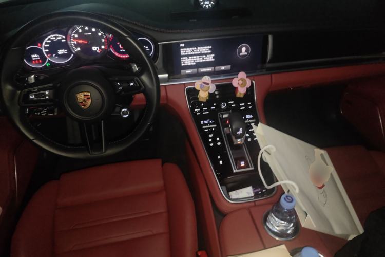 Used Porsche Panamera 2023 Facelifted Panamera 2.9T Platinum Edition Center Console