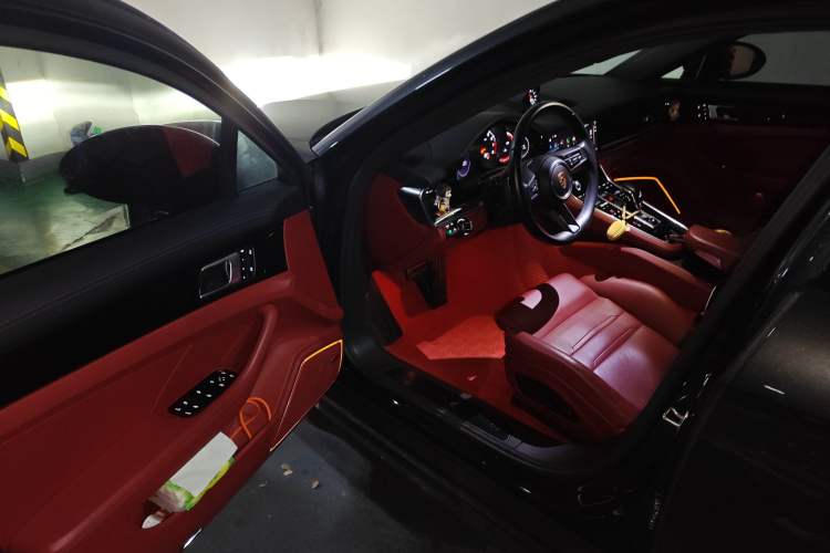 Used Porsche Panamera 2023 Facelifted Panamera 2.9T Platinum Edition Driver Seat