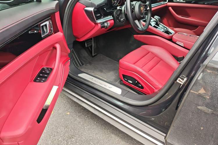 Used Porsche Panamera 2023 Panamera 4 E-Hybrid Executive Long Wheelbase 2.9T Driver Seat