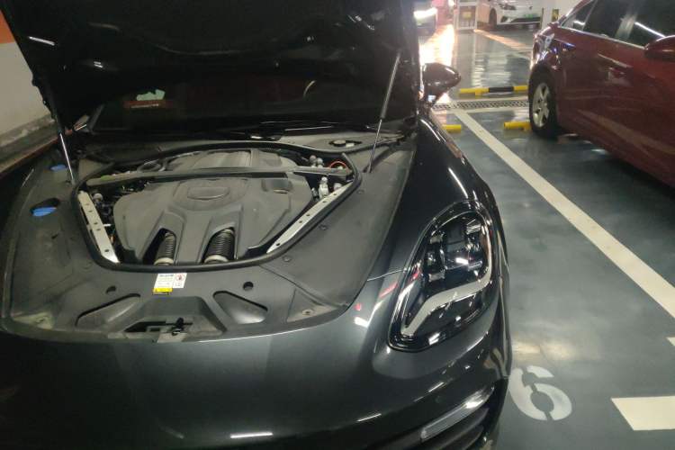 Used Porsche Panamera 2023 Panamera 2.9T Engine Bay Left