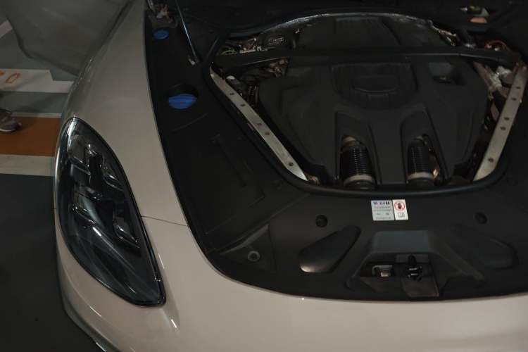Used Porsche Panamera 2023-Year Restyled Panamera Executive Extended Platinum Edition 2.9T Engine Bay Right