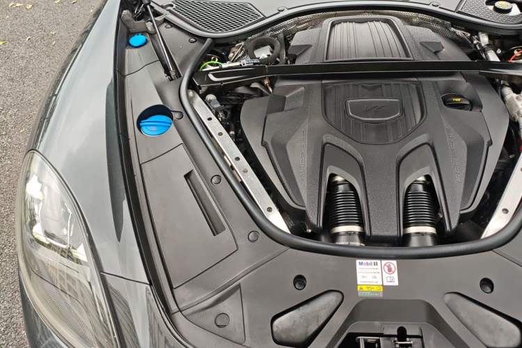 Used Porsche Panamera 2023 Panamera 4 E-Hybrid Executive Long Wheelbase 2.9T Engine Bay Right