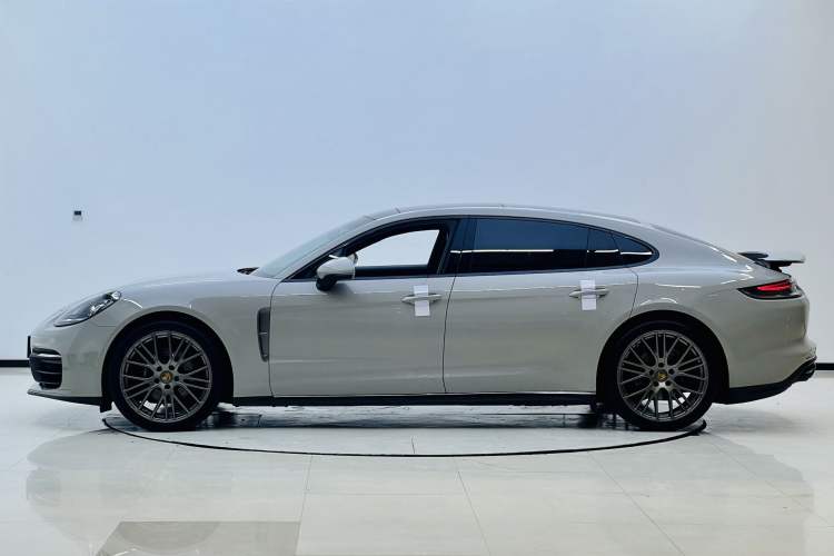 Used Porsche Panamera 2023 Restyled Panamera 4 Executive Extended Platinum Edition 2.9T Exterior 2