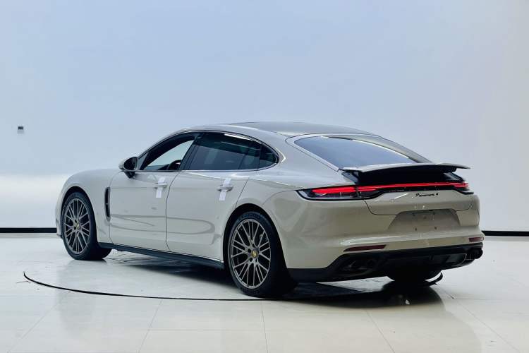 Used Porsche Panamera 2023 Restyled Panamera 4 Executive Extended Platinum Edition 2.9T Exterior 3