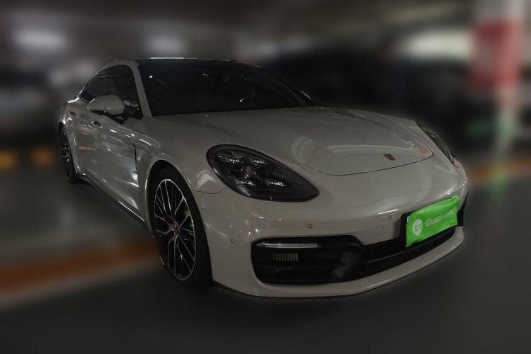 Used Porsche Panamera 2023-Year Restyled Panamera Executive Extended Platinum Edition 2.9T Front Right 45 Deg
