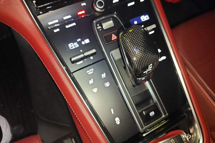 Used Porsche Panamera 2023 Facelifted Panamera 2.9T Platinum Edition Gear Lever