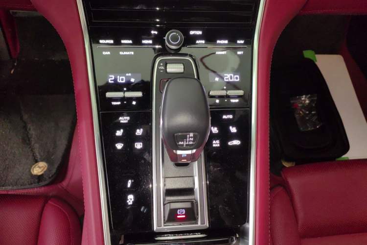 Used Porsche Panamera 2023 Panamera Executive Long Wheelbase 2.9T Gear Lever