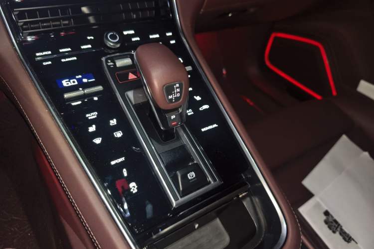 Used Porsche Panamera 2023 Facelifted Panamera 2.9T Platinum Edition Gear Lever
