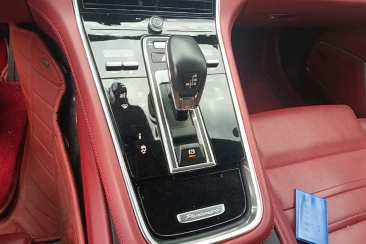 Used Porsche Panamera 2023 Panamera Executive Long Wheelbase Platinum Edition 2.9T Gear Lever