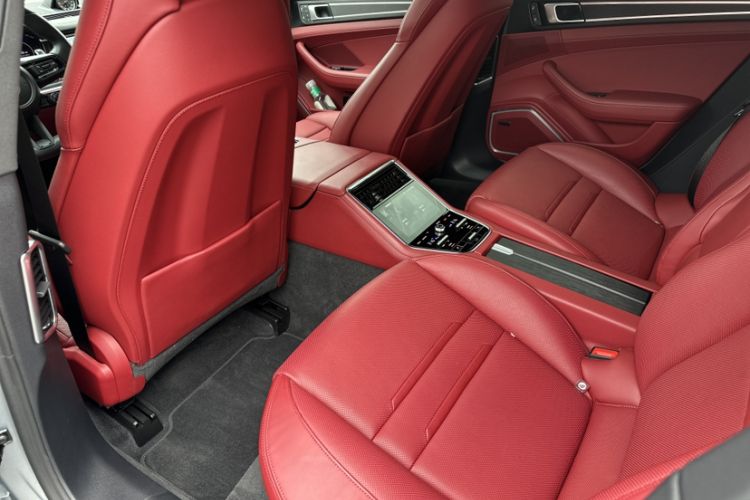 Used Porsche Panamera 2023 Facelifted Panamera 2.9T Platinum Edition Interior 1