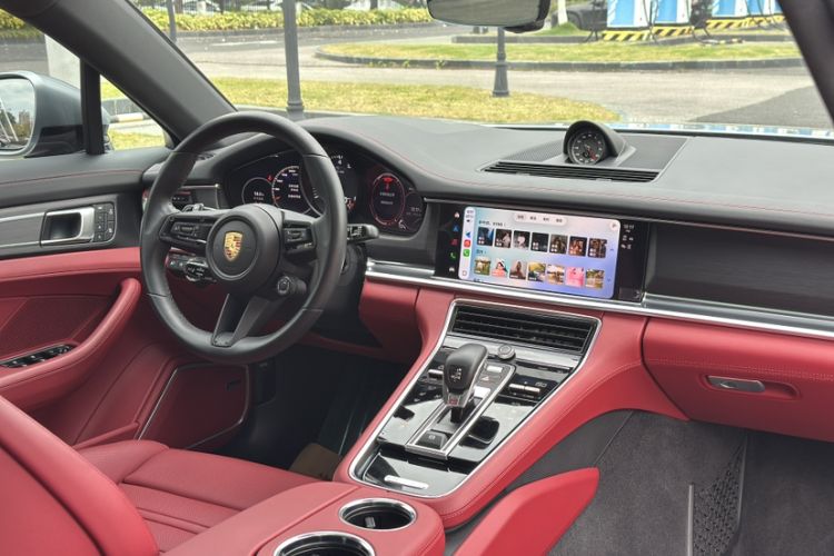 Used Porsche Panamera 2023 Facelifted Panamera 2.9T Platinum Edition Interior 3