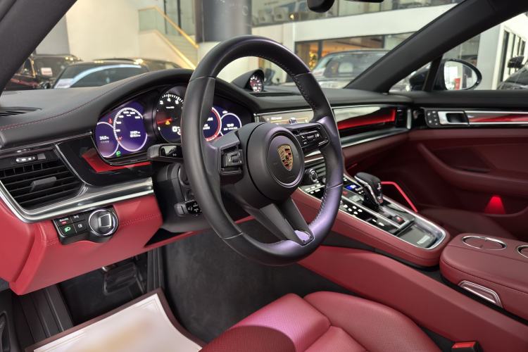 Used Porsche Panamera 2023 Facelifted Panamera 2.9T Platinum Edition Interior 6