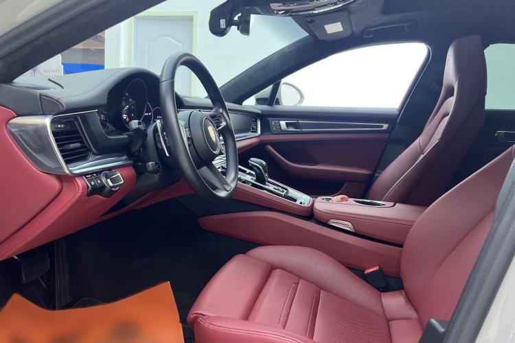 Used Porsche Panamera 2023 Restyled Panamera 4 Executive Extended Platinum Edition 2.9T Interior 6