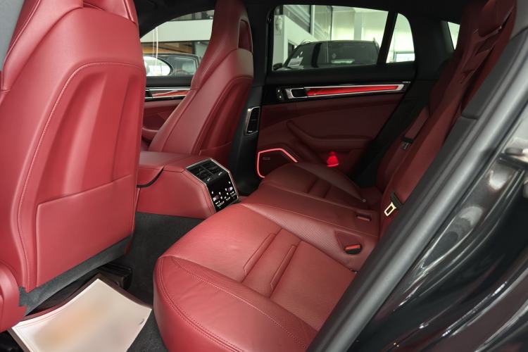 Used Porsche Panamera 2023 Facelifted Panamera 2.9T Platinum Edition Interior 7