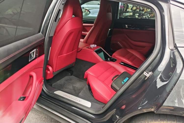 Used Porsche Panamera 2023 Panamera 4 E-Hybrid Executive Long Wheelbase 2.9T Left Rear Seat